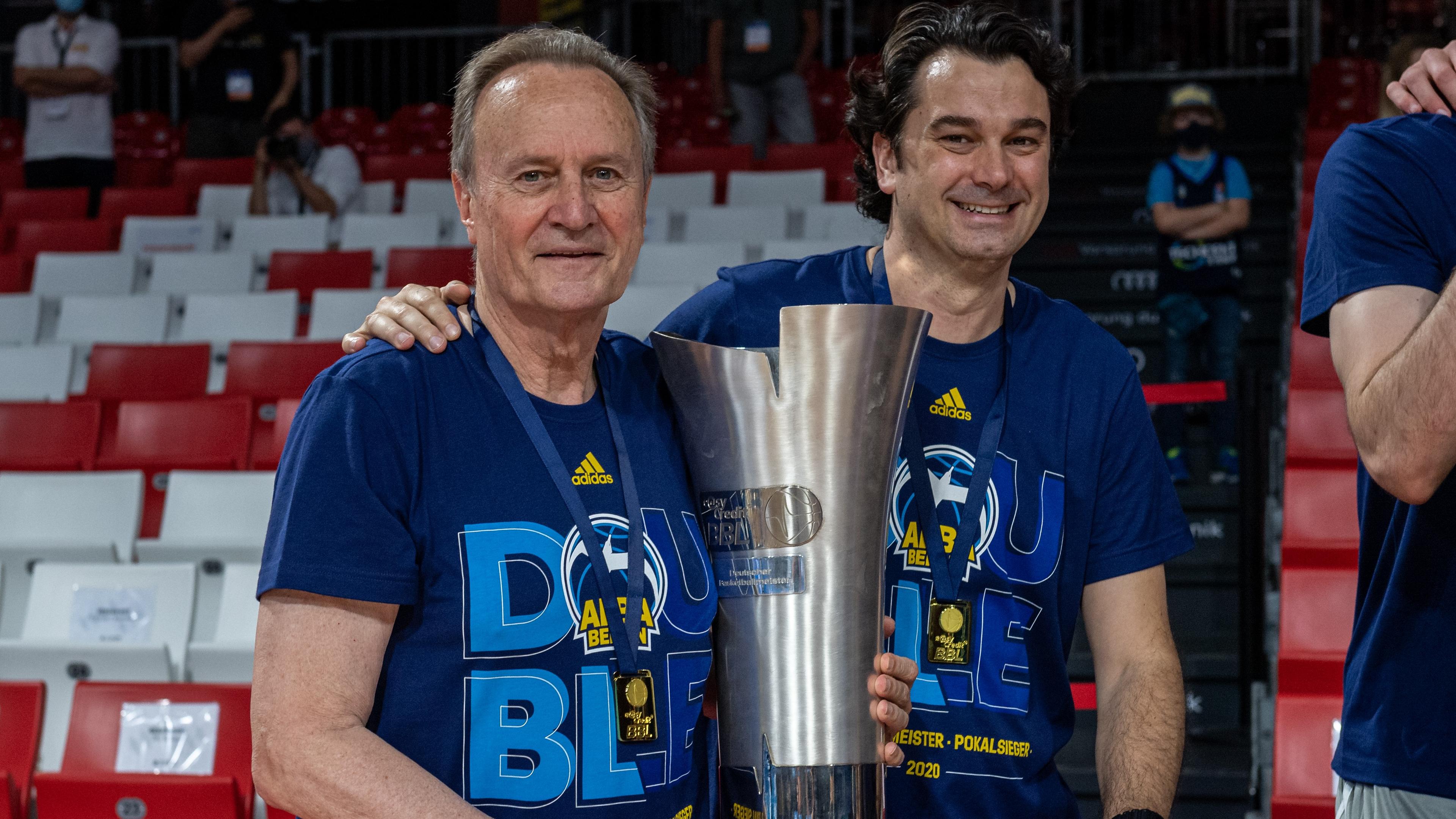 Vier spanische Headcoaches bei 18 Clubs – das hat es in der deutschen Beletage noch nicht gegeben. Auch wenn die Trainerlegende Aito nach dem Double mit ALBA BERLIN die Liga verlassen hat, prägt der spanische Basketball dank Israel Gonzalez, Pedro Calles, Jesus Ramirez und Diego Ocampo mehr denn je die deutsche Basketball-Bundesliga.