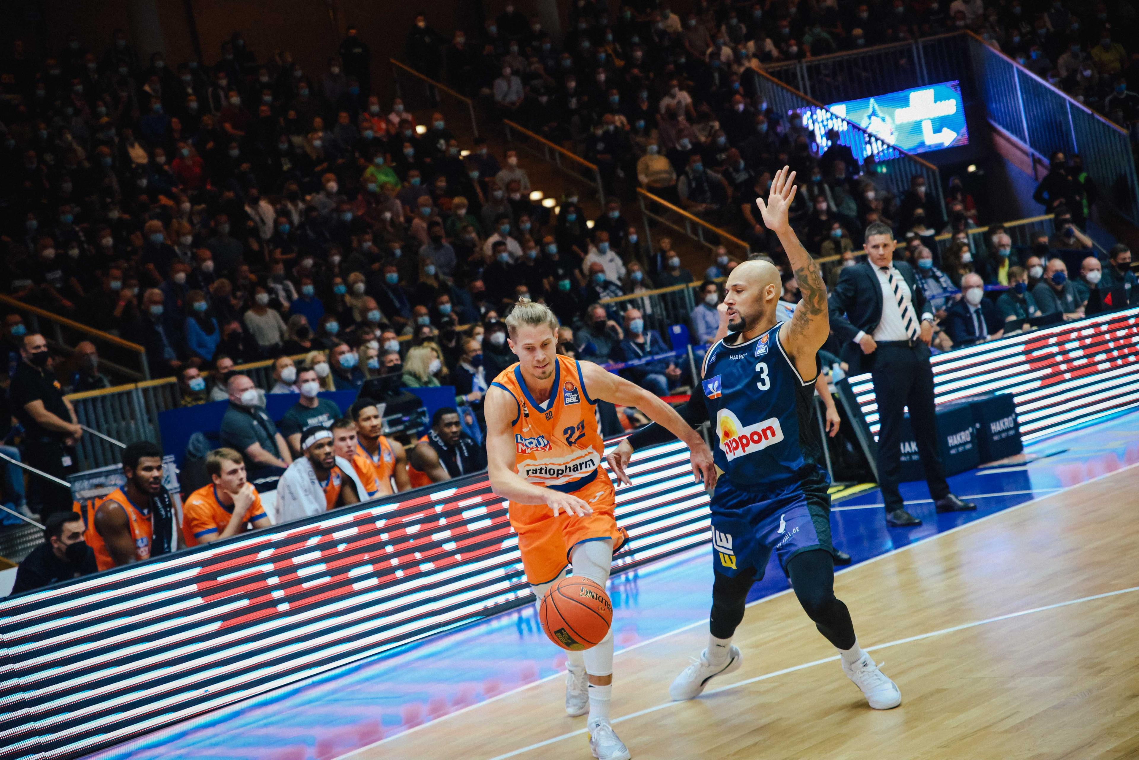 Am Samstag lieferten sich ratiopharm ulm und die HAKRO Merlins Crailsheim in der easyCredit BBL noch ein packendes Derby. Am Mittwoch sind die beiden Bundesligisten schon wieder im Europapokal gefordert.