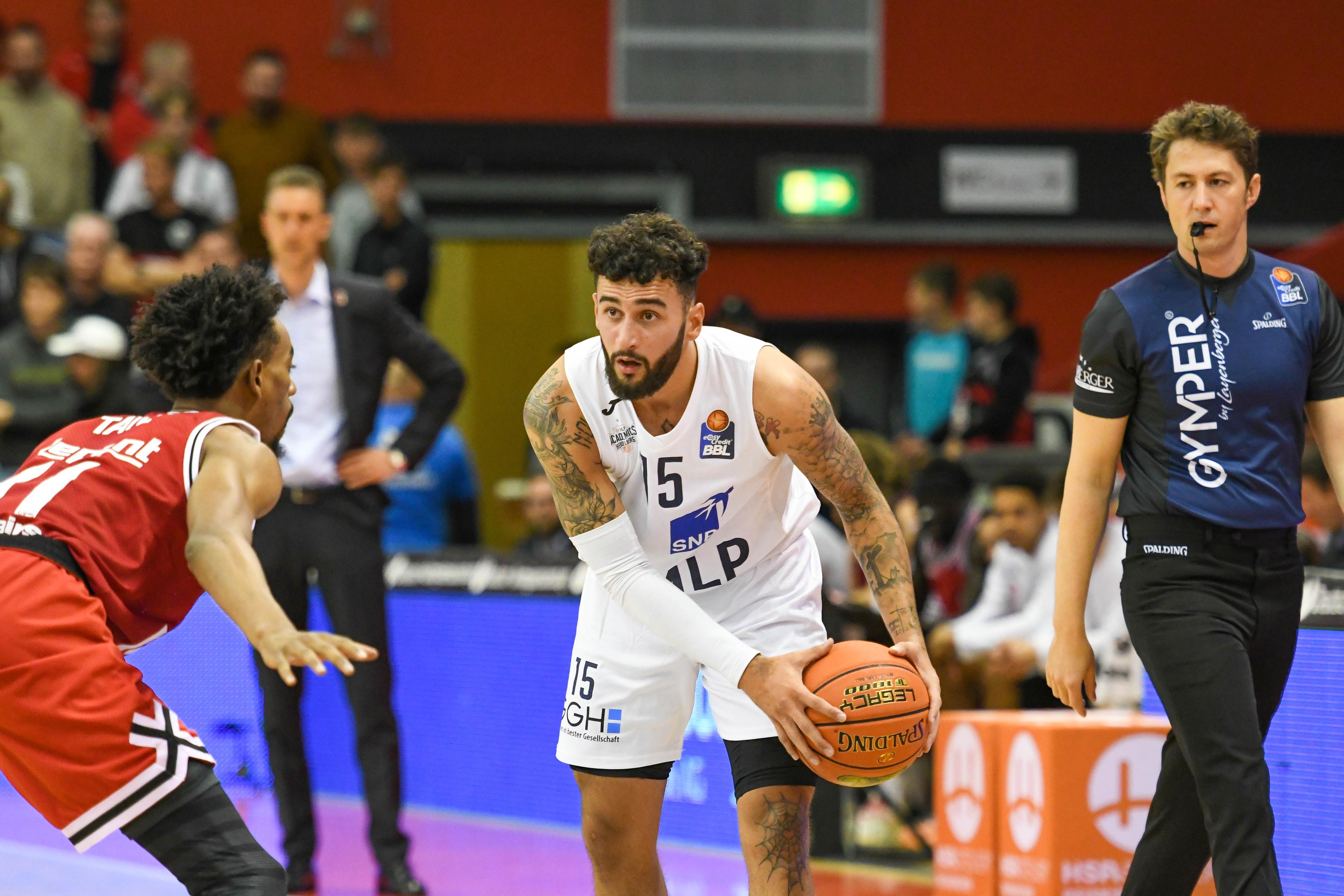Heidelberg bleibt ungeschlagen. In einem hitzigen Duell in der Sporthalle Ost bringen die Schwaben sieben ihrer zwischenzeitlichen 18 Punkte-Führung über die Zeit. Gießen beißt sich in der zweiten Hälfte ins Spiel, doch Heidelberg zeigt, dass sie auch Kampf können.