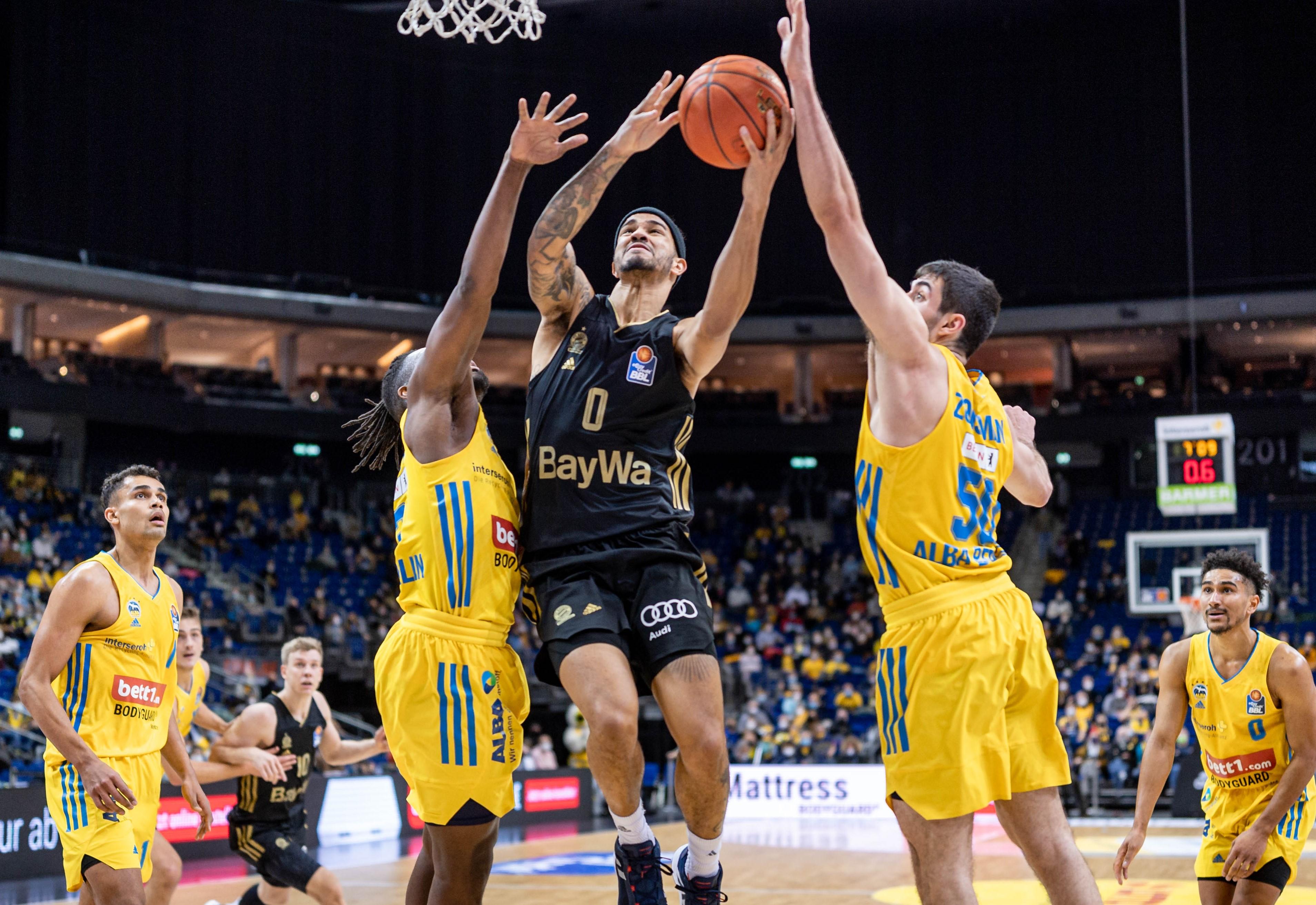 FC Bayern Munich collected an important victory over ALBA BERLIN as they won the big showdown of Big Bs in the German capital, thanks to the birthday boy Nick Weiler-Babb. Another B - Telekom Baskets Bonn - also kept winning as they grabbed their fifth straight victory. Also ratiopharm ulm have finally won a game in the league at home.