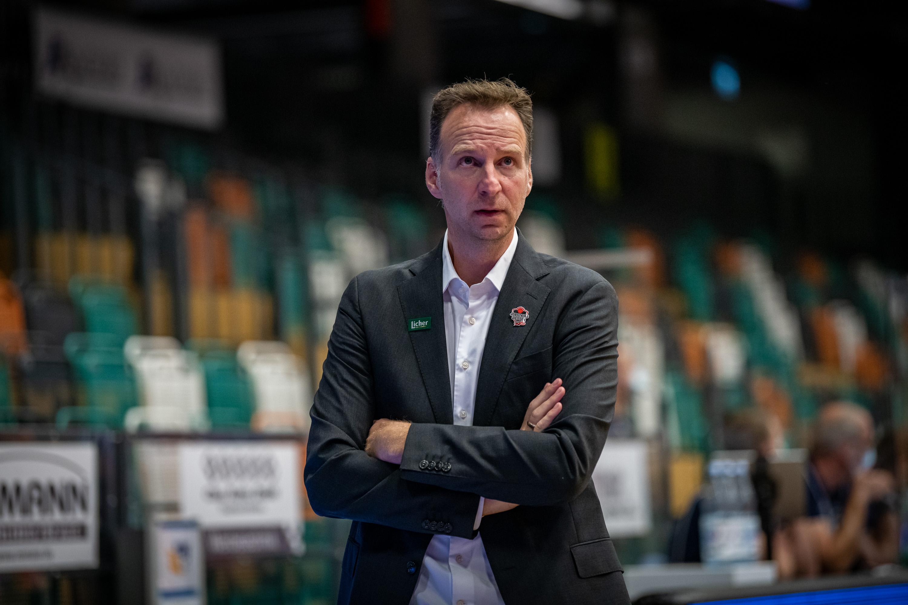 Die EWE Baskets Oldenburg reagieren erneut auf die sportlich prekäre Situation. Mit Ingo Freyer verpflichten die Oldenburger einen Head Coach mit großer Erfahrung im Kampf um den Klassenerhalt in der easyCredit BBL.