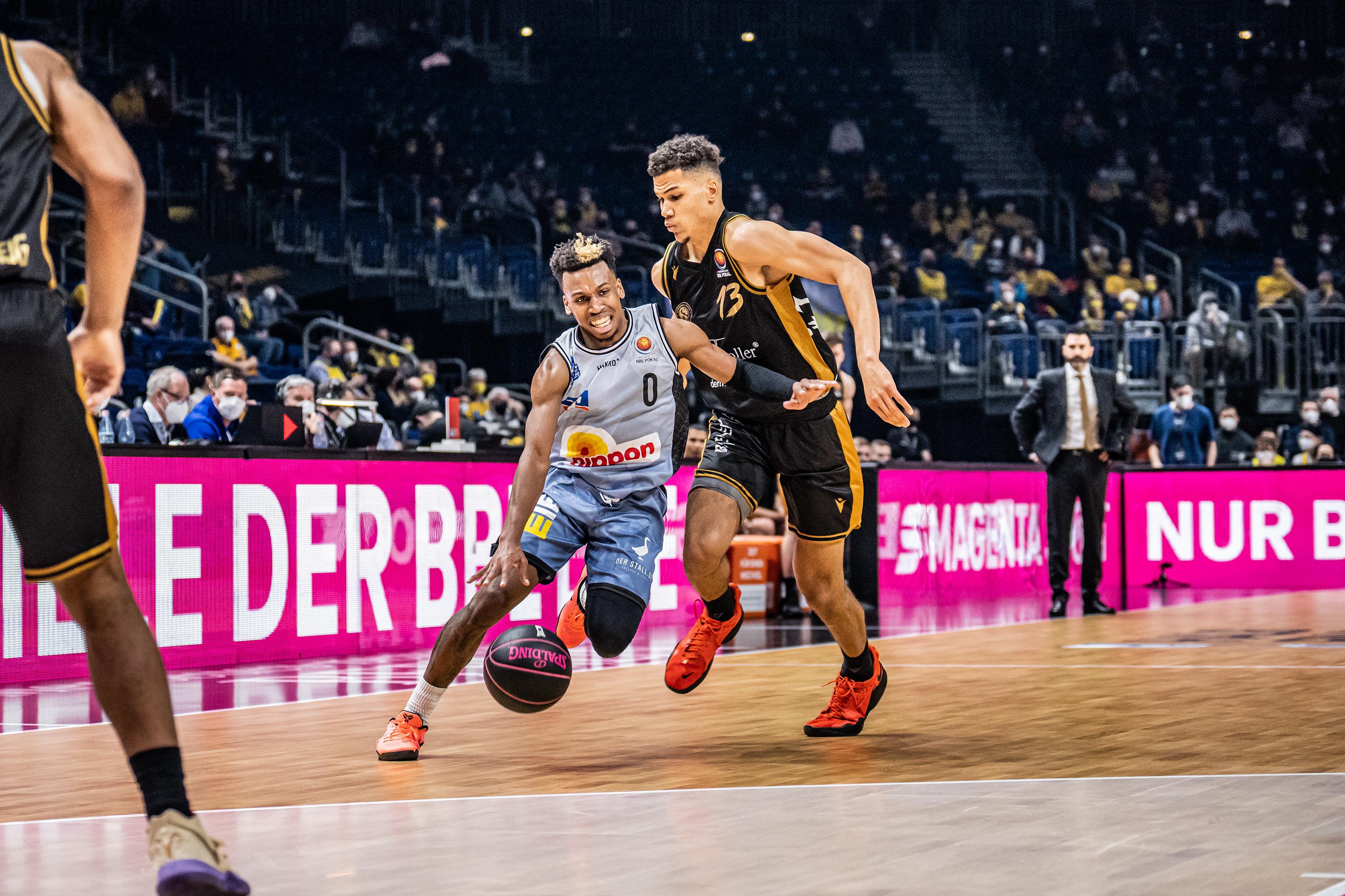 Das Halbfinale ist lange umkämpft, doch Crailsheim hat den langen Atem und TJ Shorts. Der Aufbauspieler überragt offensiv und führt die Merlins zur ersten Pokalteilnahme der Vereinsgeschichte. Braunschweig verliert früh Aufbauspieler Tookie Brown und verpasst den zweiten Finaleinzug nach 2011.