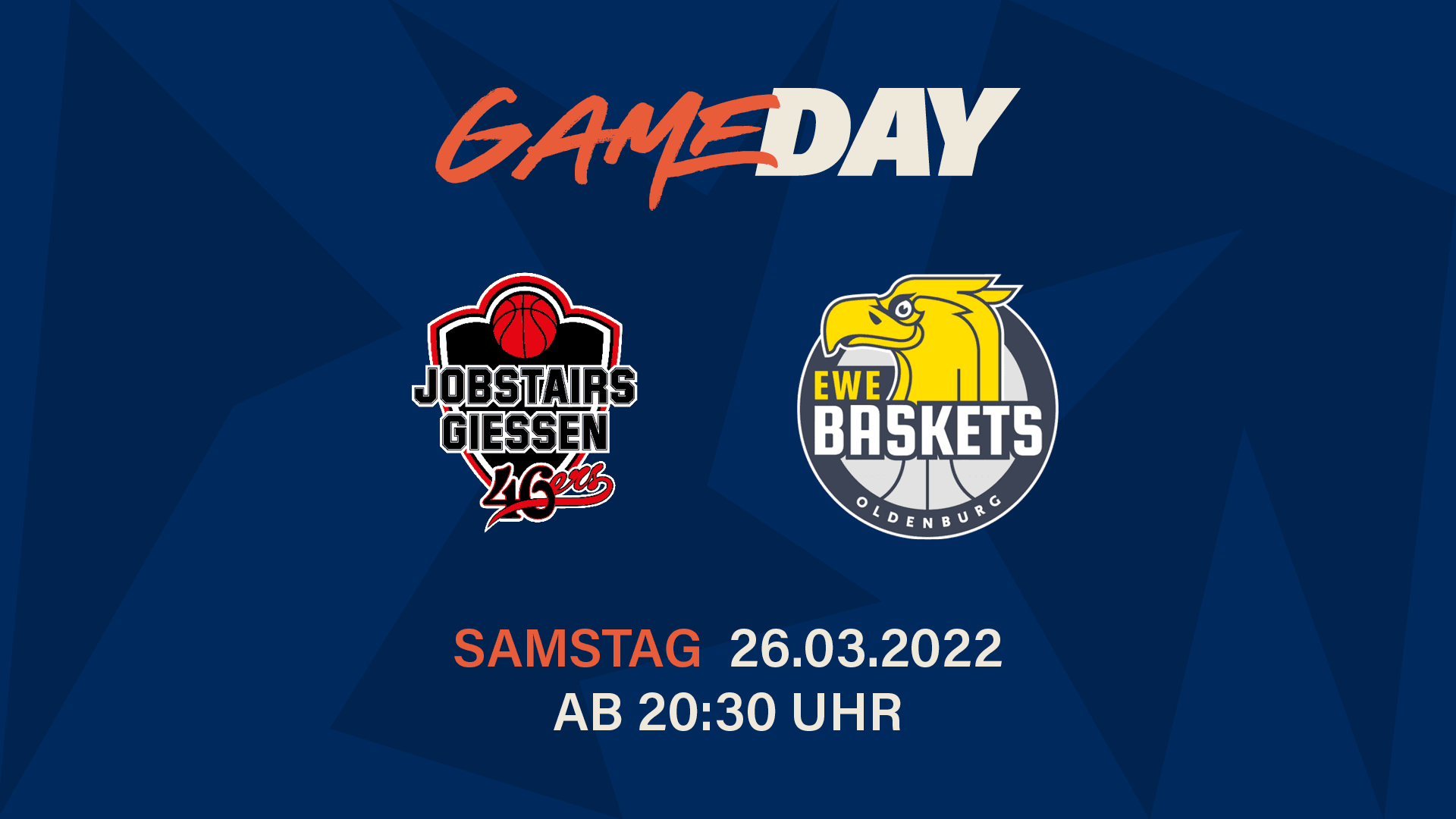  Die Oldenburger waren über lange Zeit die absolute Negativüberraschung in der Liga – Tabellenschlusslicht, Abstiegskampf, der drohende Fall in die ProA. Dann kam Ingo Freyer – und seitdem läuft es bei den Donnervögeln. Mit einem Sieg in Gießen wären die Niedersachsen, die zuletzt vier Mal in Folge gewannen, nach Siegen sogar näher an einem Playoff-Rang als an den Abstiegsplätzen. Bei Gießen dagegen wäre eine Pleite für die Hoffnungen im Abstiegskampf fast schon tödlich. Unter dem Korb müssen die Oldenburger allerdings auf Martin Breunig verzichten, der bis Saisonende mit einer Schienbeinkopffraktur ausfällt. Bei den Gießenern hingegen bahnt sich eine Überraschung an: BJ Blake, bei den Gießenern bis zum Tod seines Bruders der beste Mann, war nach dem Mord in die USA zurückgereist, da er keinen Kopf mehr für Basketball hatte. Nun macht ein mittlerweile wieder gelöschter Instagram-Post den 46ers-Fans Hoffnung, dass er nach Mittelhessen zurückkehrt und mithilft, den Abstieg zu vermeiden.