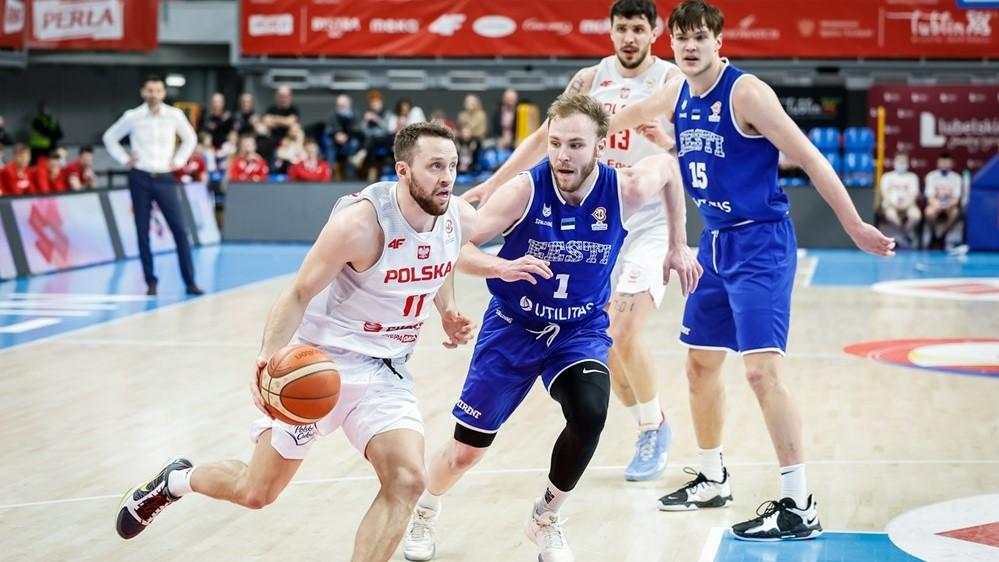 Die FRAPORT SKYLINERS haben mit Marcel Ponitka einen polnischen Nationalspieler mit ihrer letzten Lizenz verpflichtet. Ponitka wechselt vom Fünften der russischen VTB-Liga Parma Basket Perm und erhält in Frankfurt einen Vertrag bis Saisonende. Vorbehaltlich der erfolgreichen Absolvierung aller medizinischen Untersuchungen wird Ponitka beim morgigen Spiel gegen Würzburg bereits mitwirken können.