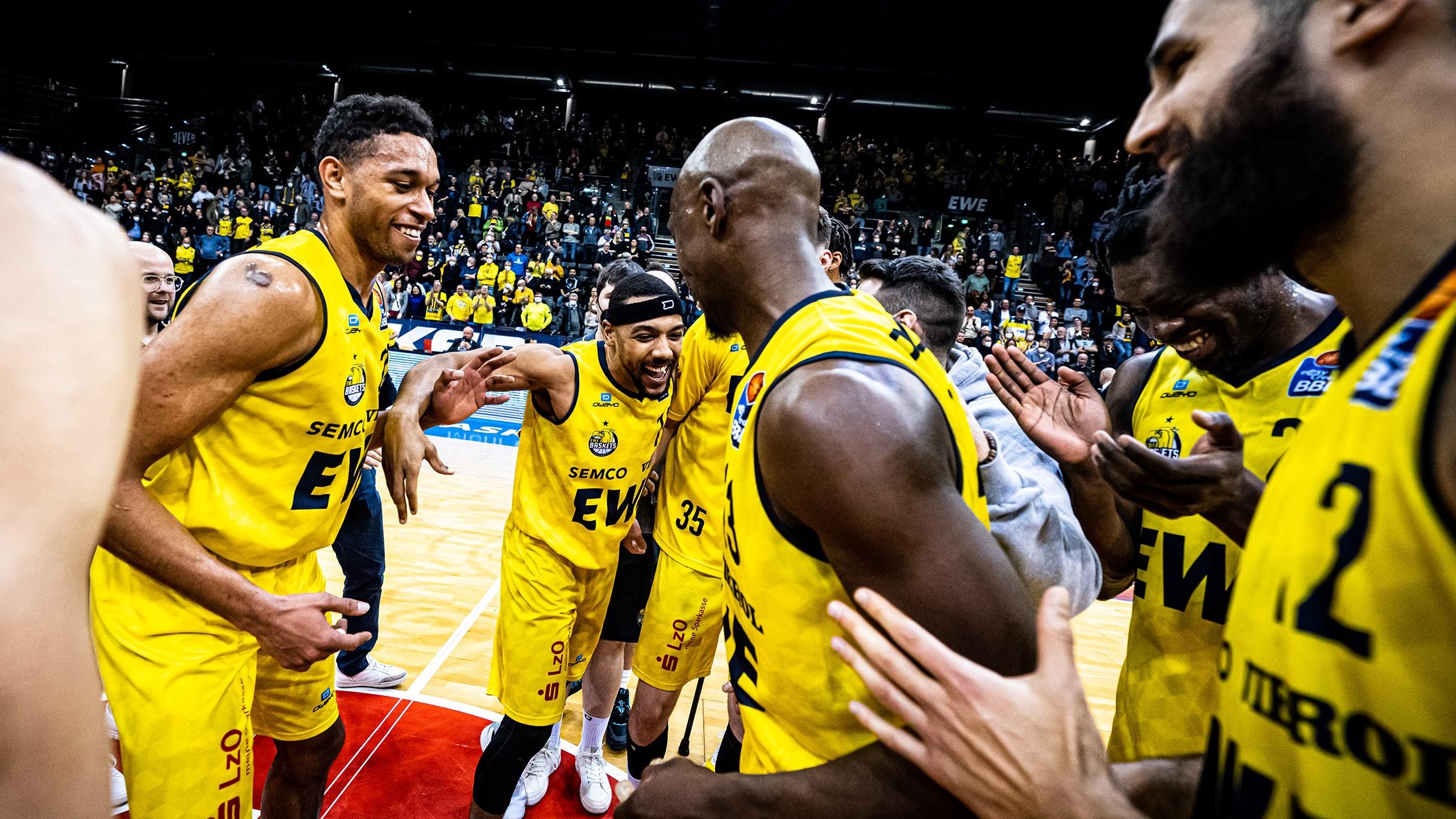 This week tips off with the ageless Rickey Paulding doing his thing as the 39-year-old drained the game-winner in EWE Baskets Oldenburg’s thrilling win over BG Göttingen. There was bad news from HAKRO Merlins Crailsheim as their MVP candidate TJ Shorts will miss the rest of the season after tearing a pectoral tendon. And more off court news had FRAPORT SKYLINERS fire head coach Diego Ocampo after the team lost their eighth straight game and replace him on the interim with assistant coach Klaus Perwas.
