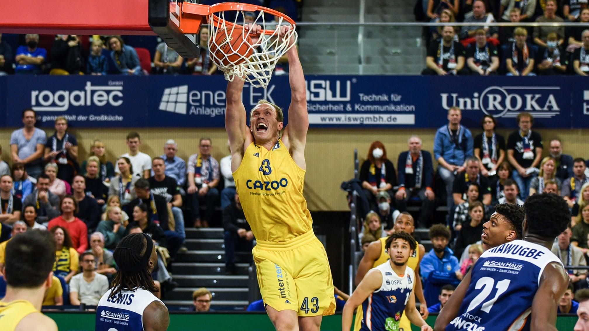 Die ROSTOCK SEAWOLVES gehen erstmals in dieser Saison als Verlierer vom Parkett. Der Aufsteiger unterliegt vor heimischer Kulisse dem Deutschen Meister ALBA BERLIN mit 70:104.