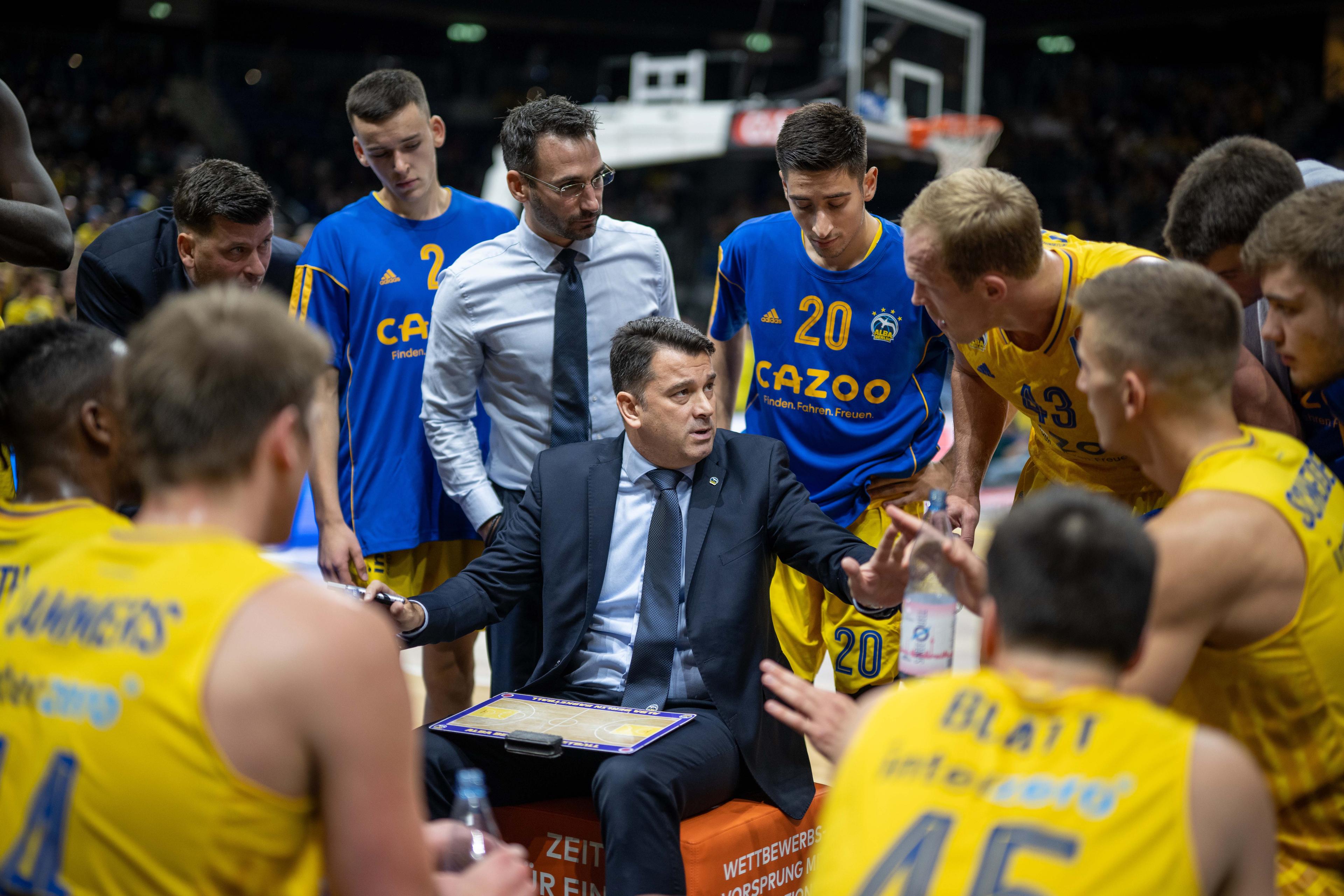 Wie die anderen deutschen Vertreter in der Champions League und in der Turkish Airlines EuroLeague kommt zum Abschluss der ersten großen Europapokalwoche auch ALBA BERLIN in den Genuss eines Heimspiels. Vor sicher von viel Balkan-Atmosphäre geprägter großer Kulisse kommt am Freitag Partizan Belgrad mit der Trainerlegende Zeljko Obradovic in die Berliner Mercedes-Benz Arena.