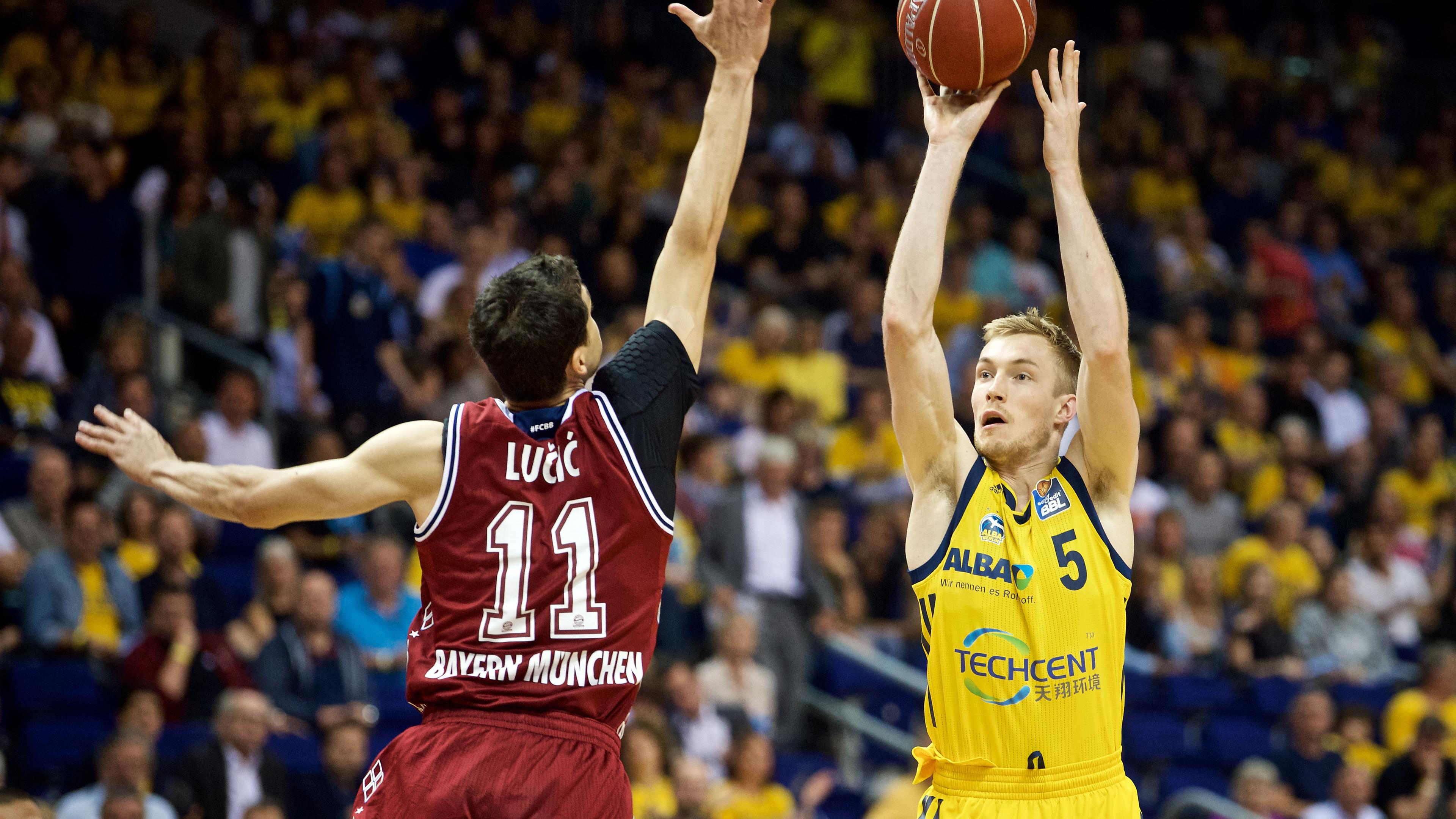 Während die anderen drei Europapokal-Wettbewerbe eine Pause einlegen, setzt die Turkish Airlines EuroLeague ihren Spielbetrieb auch während der Länderspielpause fort und bittet am Donnerstag die beiden deutschen Vertreter zum ersten Derby der neuen Saison. Das große Fragezeichen dabei: Wird der gebürtige Berliner und frühere ALBA-Kapitän Niels Giffey ausgerechnet bei seinem Heimatverein bereits für München sein Debüt geben? Vor dieser Frage rücken selbst drei knackige Spieler-Duelle in den Hintergrund.