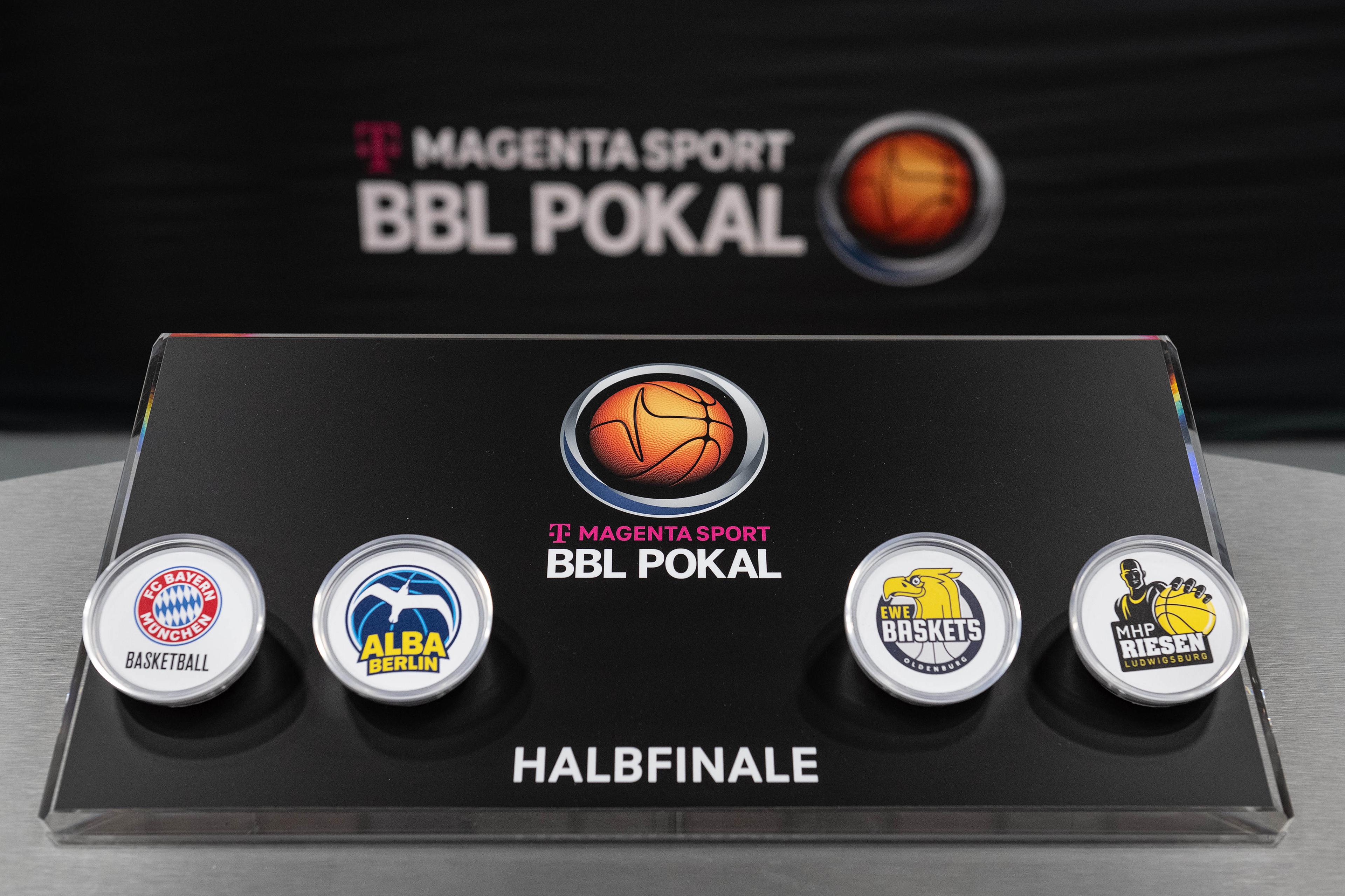 Heute wurden im Anschluss an die letzte Partie des Achtelfinales des MagentaSport BBL Pokals die Paarungen für das TOP FOUR 2023 ausgelost, bei dem es um den ersten Titel der easyCredit BBL-Saison 2022/23 geht.