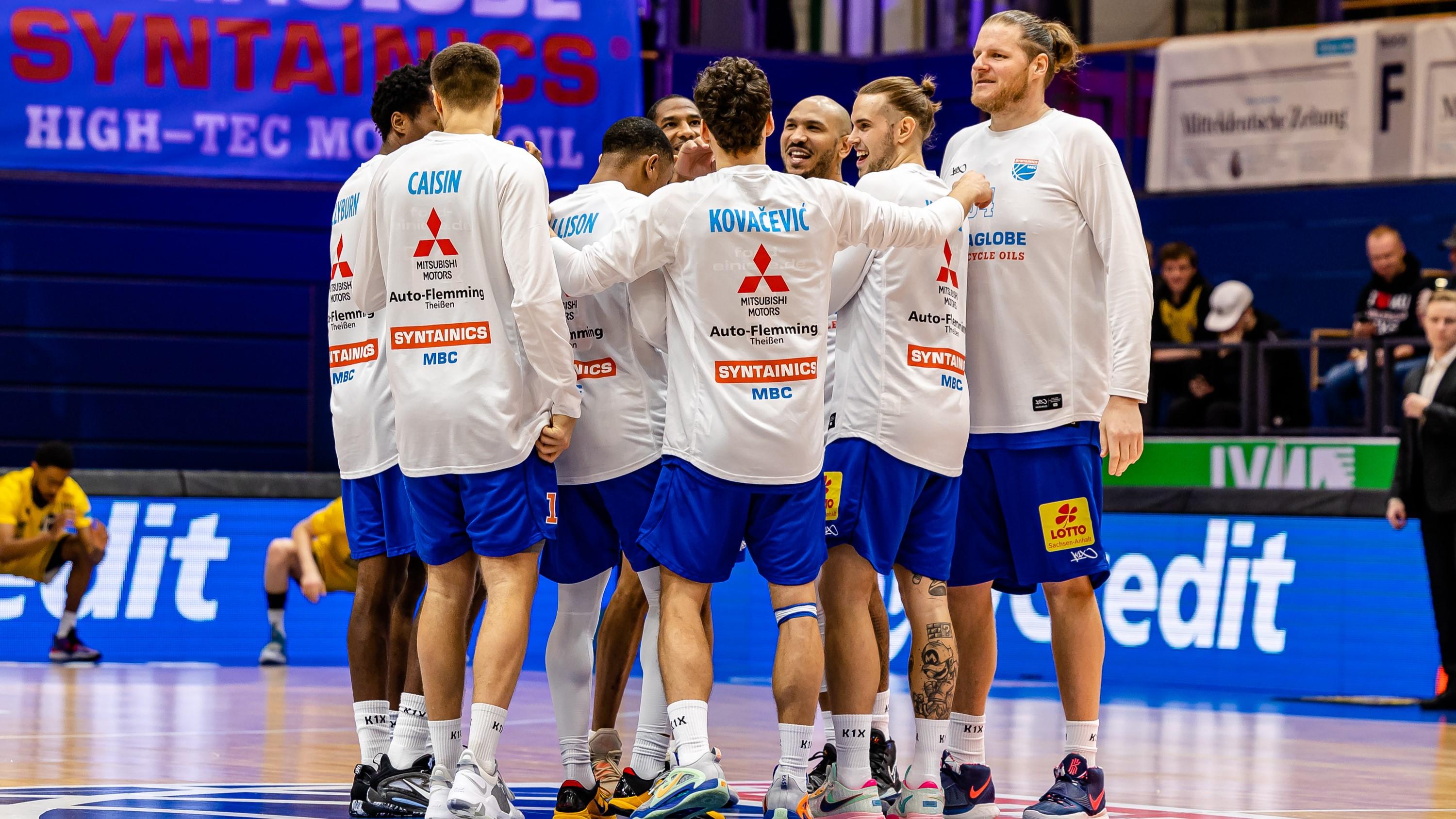 Let’s start off with Happy New Year and all the best for 2023! The final week of action in 2022 gave us a major surprise as SYNTAINICS MBC upset MHP RIESEN Ludwigsburg. Veolia Towers Hamburg for their part ended the year with a much-needed win, defeating Würzburg Baskets to snap a six-game losing skid. Two playoffs contenders - Ludwigsburg and Brose Bamberg - meanwhile added scorers to help their cause, Will Cherry and Gerel Simmons, respectively. 