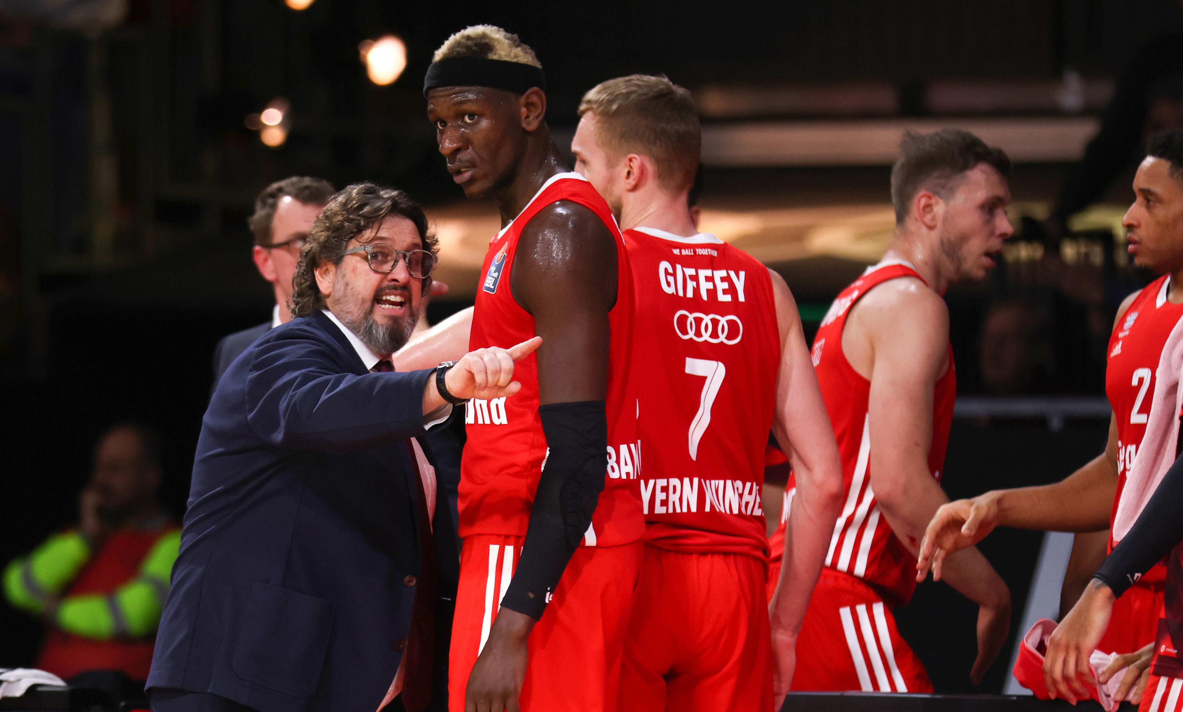 Die Europapokalwoche geht mit dem EuroLeague-Gastspiel von Partizan Belgrad im Münchener Audi Dome zu Ende. Die Übertragung wird von MagentaSport am Donnerstag auch für Nicht-Abonnenten freigeschaltet.