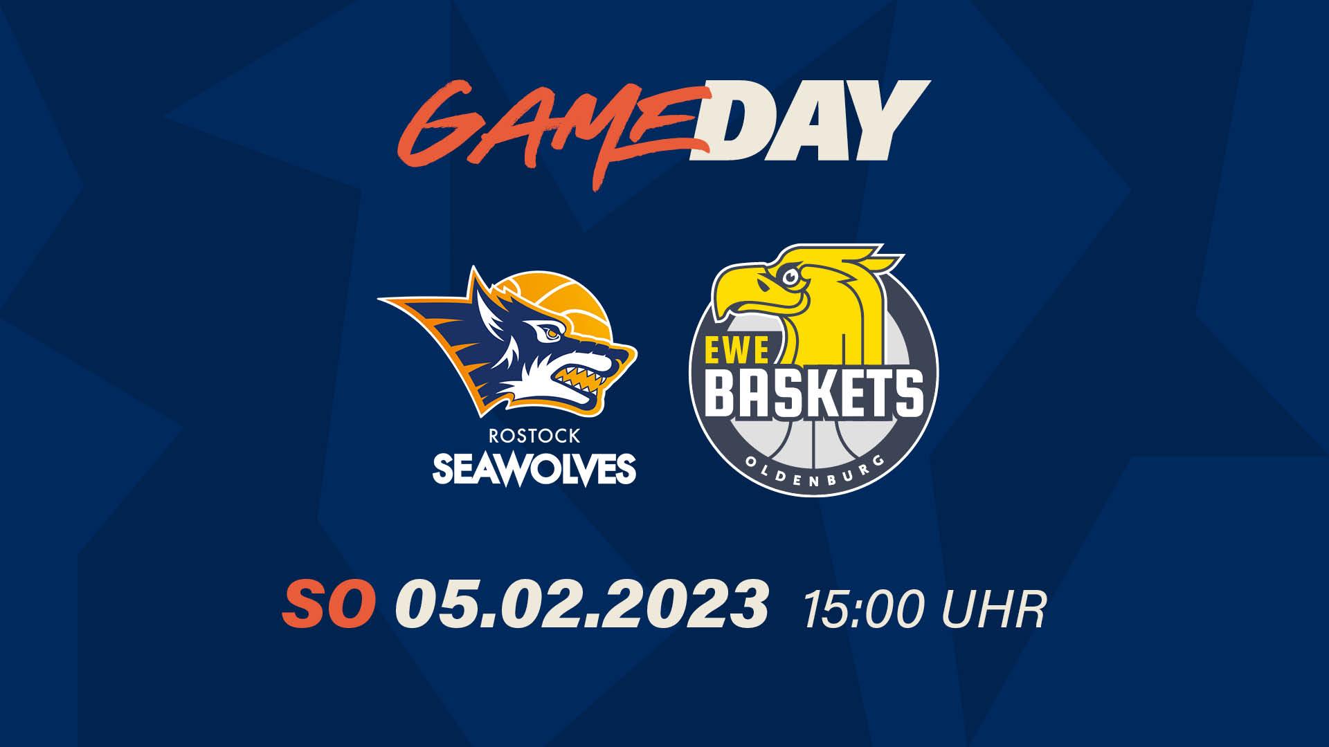 Die zweitlängste Siegesserie in der easyCredit BBL nach Tabellenführer ALBA BERLIN (neun Erfolge nacheinander) haben… die ROSTOCK SEAWOLVES, die ihre letzten drei Spiele gewinnen konnten (wie auch Heidelberg und Braunschweig). Für den Sprung auf einen Playoff-Rang reichte das 91:81 gegen Hamburg am Freitagabend nicht, da gleichzeitig der Achte aus Würzburg gegen Chemnitz gewann und so, wenn auch punktgleich, vor dem Klub von der Ostsee bleibt. Die EWE Baskets Oldenburg wollen unterdessen mit einem Sieg beim Aufsteiger ihren Platz unter jenen Teams festigen, die im Playoff-Viertelfinale Heimrecht genießen. Haben die Rostocker die Energie für zwei Spiele binnen 48 Stunden?