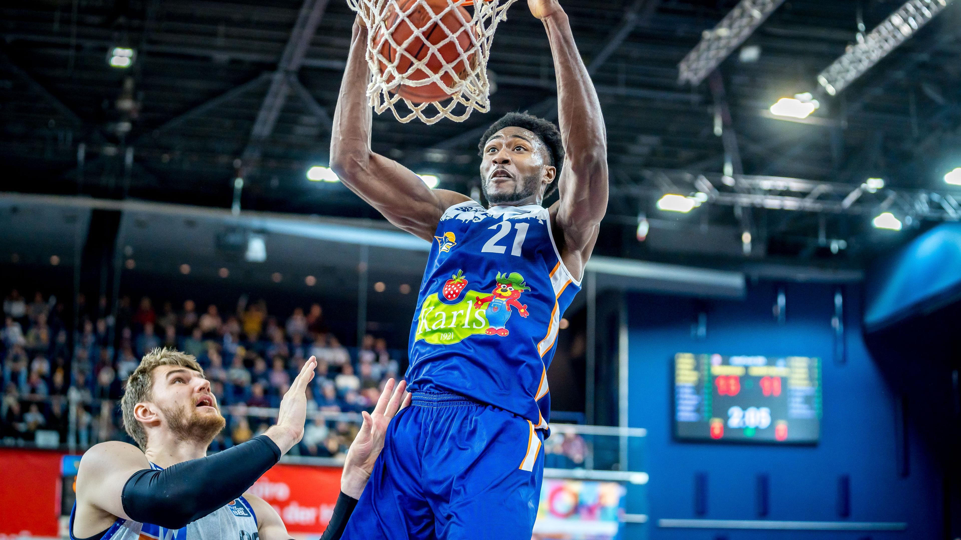 Aufsteiger ROSTOCK SEAWOLVES fährt vor heimischer Kulisse einen 86:79-Sieg gegen die HAKRO Merlins Crailsheim ein. Während die Mannschaft von Trainer Christian Held inzwischen einen klaren Vorsprung auf die Abstiegsplätze aufweist, wird es für die Merlins immer enger.