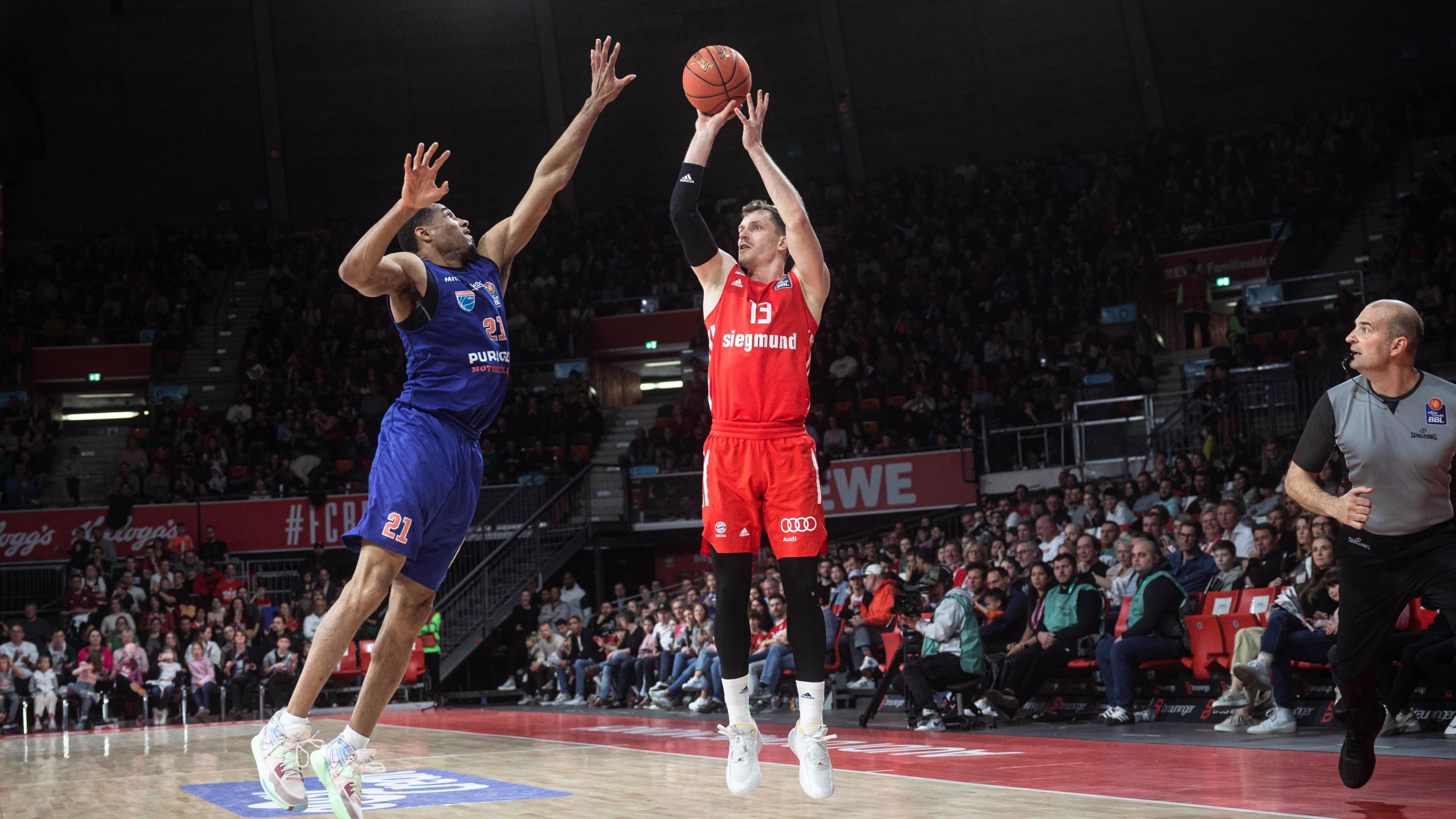ALBA BERLIN reclaimed their spot atop the standings after knocking off MLP RIESEN Ludwigsburg. The week also also big news off the court as FRAPORT SKYLINERS fired head coach Geert Hammink and FC Bayern Munich extended their contract with German international guard Andi Obst. 