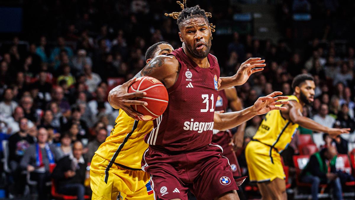 Der FC Bayern München ist mit etwas Druck in das Heimspiel gegen die MHP RIESEN Ludwigsburg gegangen, durch einen 92:84-Erfolg vor mit 6.500 Zuschauern ausverkauftem Haus fährt der Pokalsieger seinen ersten Sieg nach zuvor zwei Liganiederlagen ein. Dabei liegen die Bayern 37:20 Minuten lang in Führung – dank eines 12:0-Laufs im ersten Viertel. Für Ludwigsburg ist es die erste Niederlage nach zuvor drei Erfolgen in Serie.