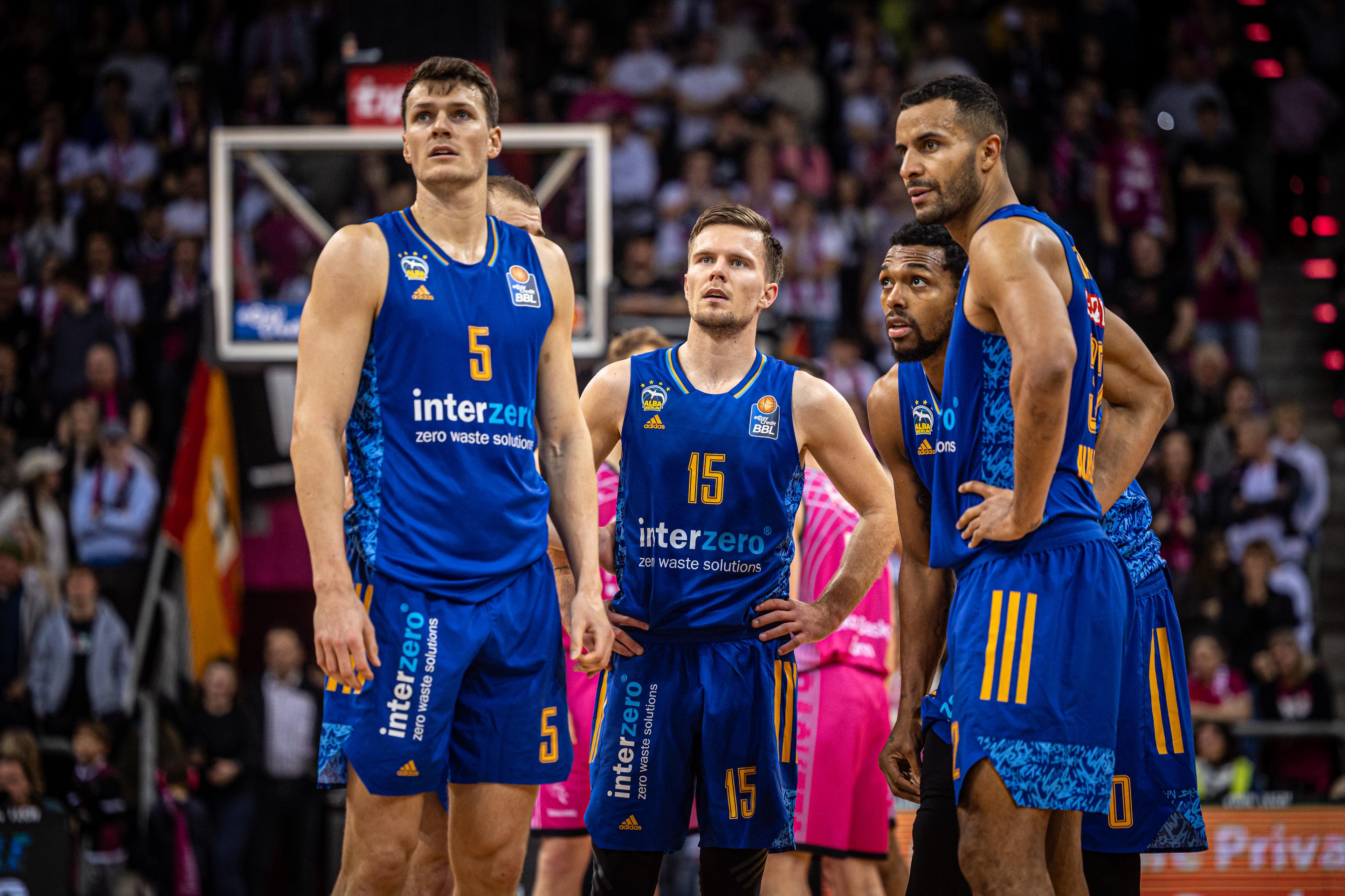 ALBA BERLIN steht bereits zum 21. Mal und zum zwölften Mal in Folge im Halbfinale um den BBL Pokal und ist mit elf Pokaltiteln Rekordpokalsieger. Trotzdem kommen die Hauptstädter mit einigen Fragezeichen im Gepäck zum SIEGMUND TOP FOUR.