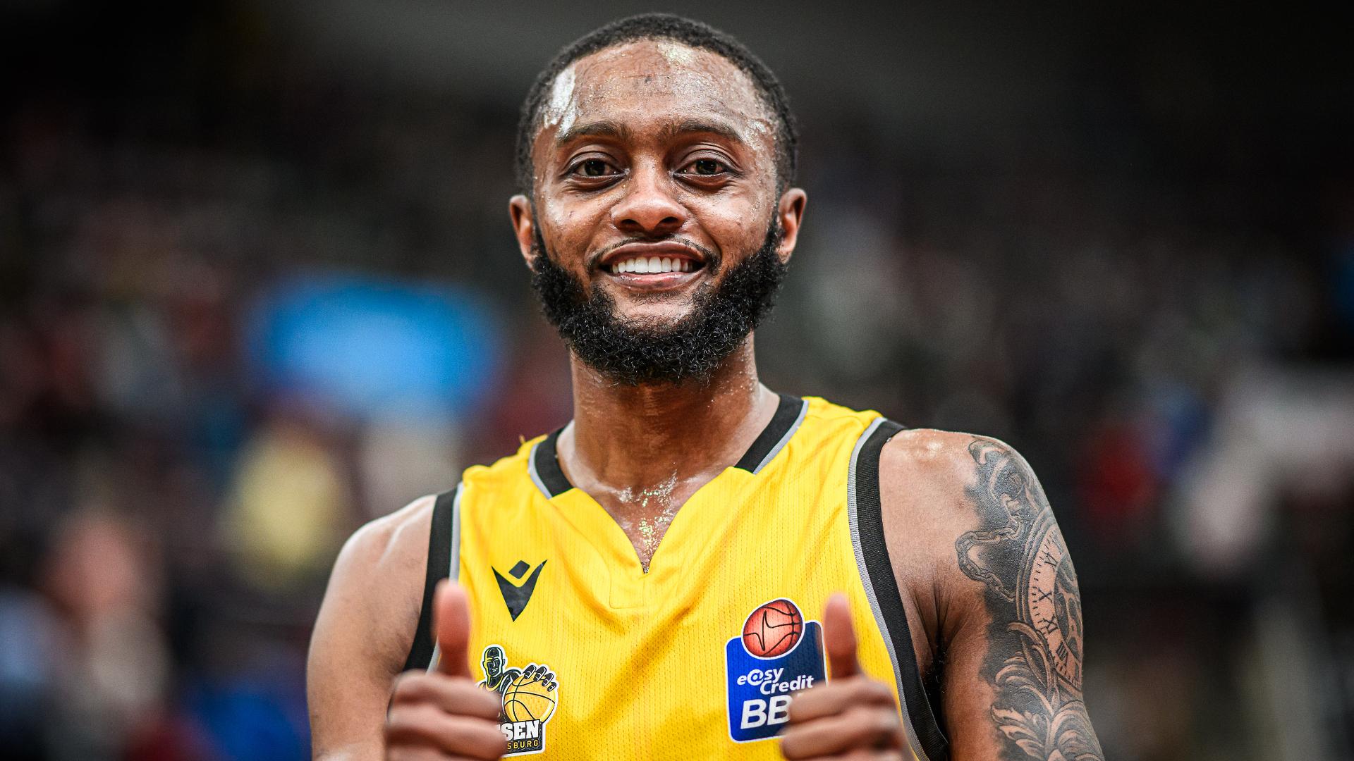 Nach zuletzt zwei Heimniederlagen in Folge melden sich die MHP RIESEN Ludwigsburg zurück im Rennen um die Playoff-Tickets. Mit einem überragenden Desure Buie (27) Punkte, der nach der Pause Unterstützung durch Jayvon Graves (19) erhält, verwehren die Barockstädter den Basketball Löwen Braunschweig jegliche Führung - und behalten knapp mit 86:82 die Oberhand.