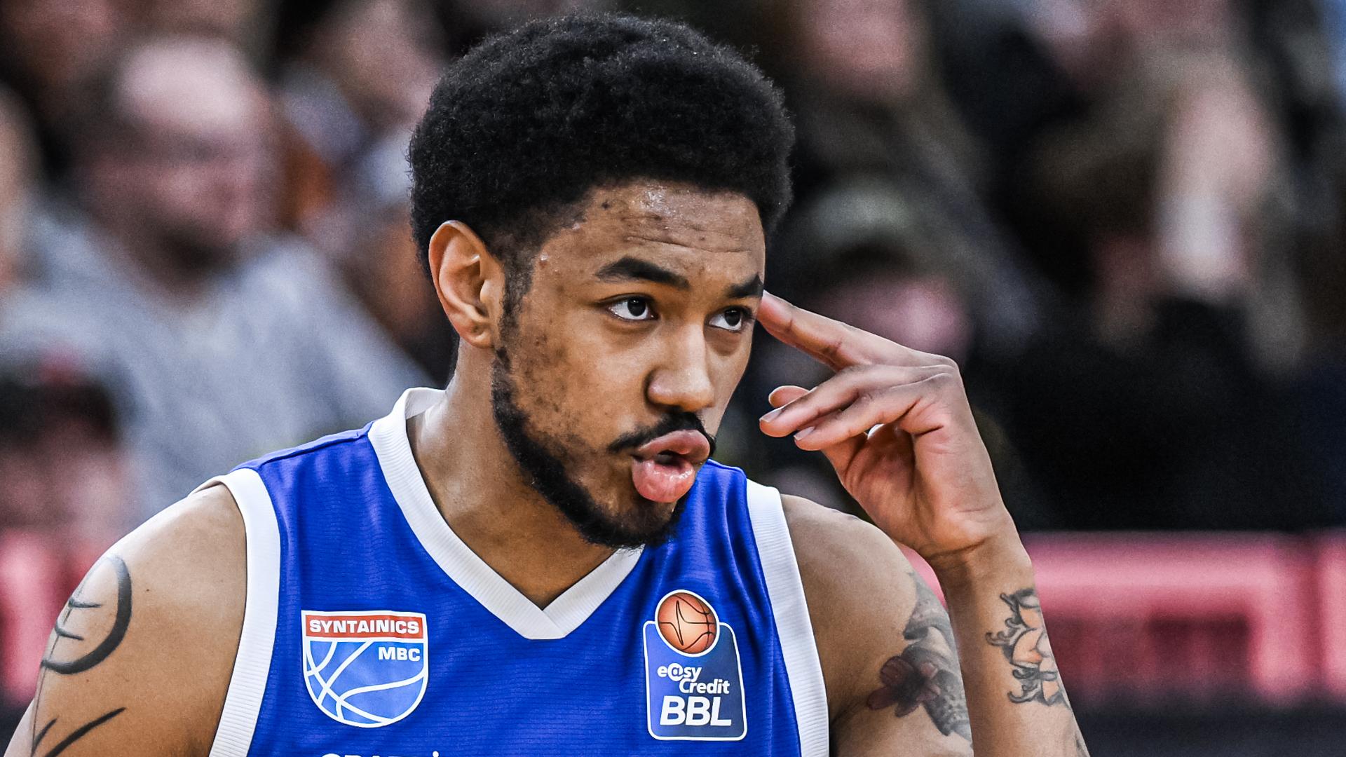 Mit einer grandiosen ersten Hälfte legt der SYNTAINICS MBC den Grundstein zum 98:93 über die HAKRO Merlins Cralsheim. Dabei sind es vor allem ist es das Guard-Duo um Johnathan Stokes (25 Punkte) und Jhonathan Dunn (20), die bei den „Wölfen“ für die entscheidenden offensiven Impulse sorgen. Während Weißenfels jetzt drei Spiele Vorsprung auf die Abstiegsränge vorweist, halten die Hohenloher nach fünf Pleiten in Folge weiter die „rote Laterne“ in Händen und haben zwei Partien Rückstand auf das rettende Ufer.