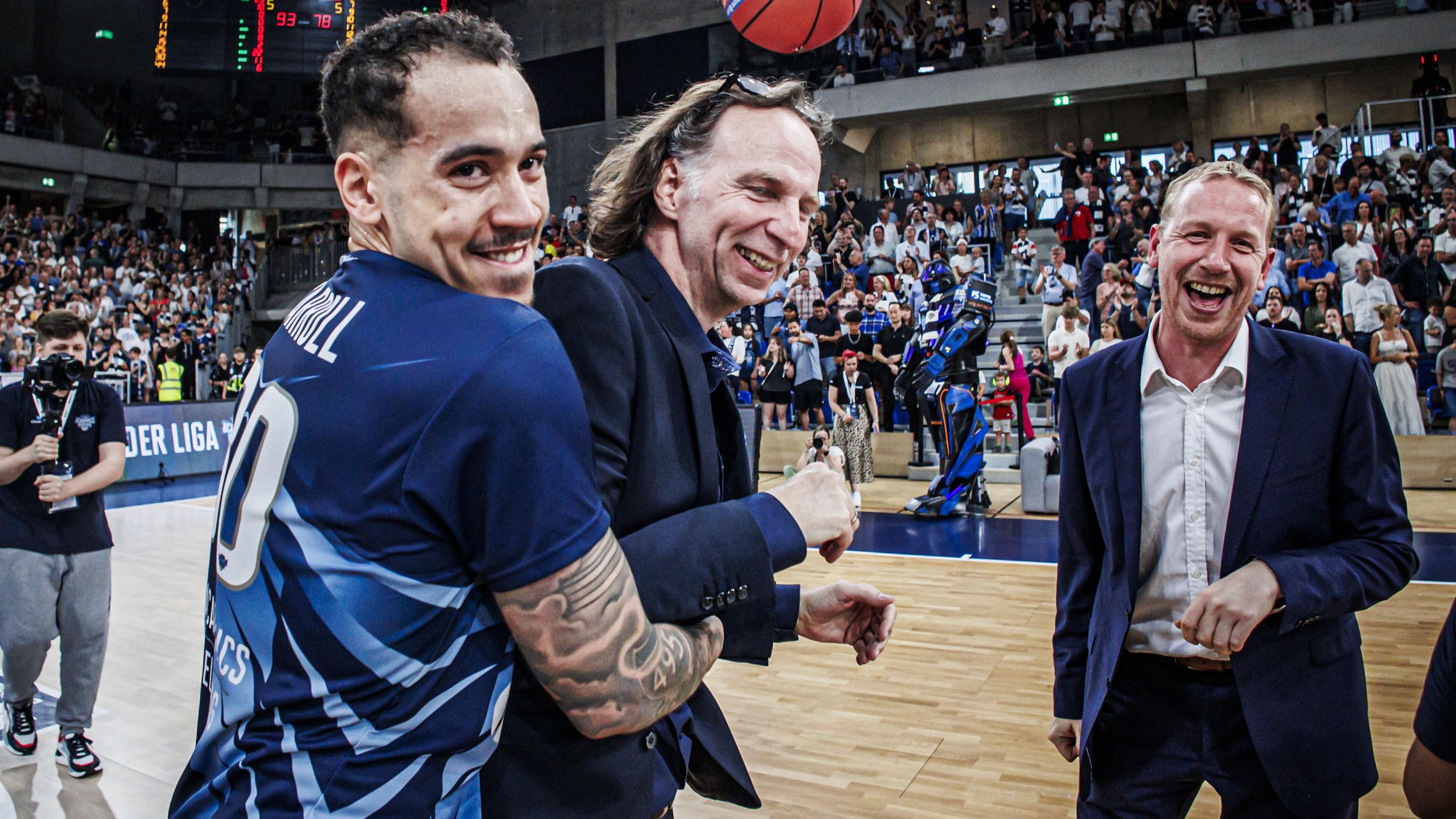 Die MLP Academics Heidelberg bleiben in der easyCredit Basketball Bundesliga. Beim 93:78-Heimsieg gegen die Tübingen Tigers sind die Schützlinge von Trainer Ingo Freyer nicht mehr auf fremde Schützenhilfe angewiesen. Elijah Childs avanciert mit 25 Punkten zum Topscorer.