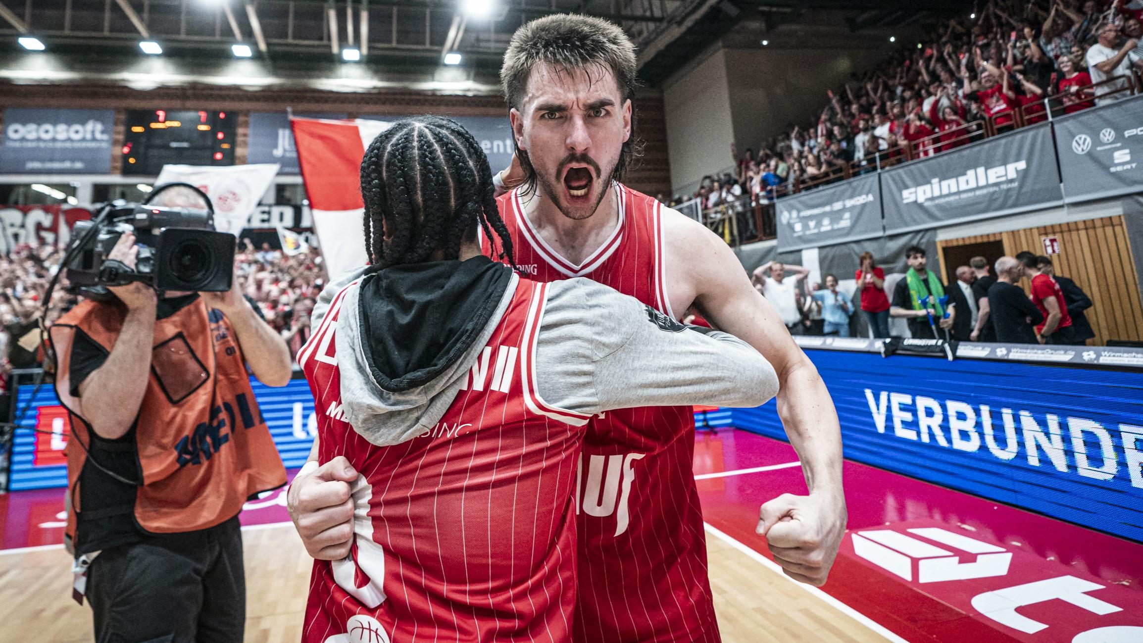 The Semi-Finals of the easyCredit BBL are set with Würzburg Baskets eliminating the reigning champions ratiopharm ulm to reach the last four for the first time since 2012 despite not having the injured league MVP Otis Livingston. NINERS Chemnitz advanced to their first-ever Semi-Finals and were joined by FC Bayern Munich and ALBA BERLIN. The week also saw FRAPORT SKYLINERS earn promotion back to the Bundesliga by reaching the second division ProA Finals.