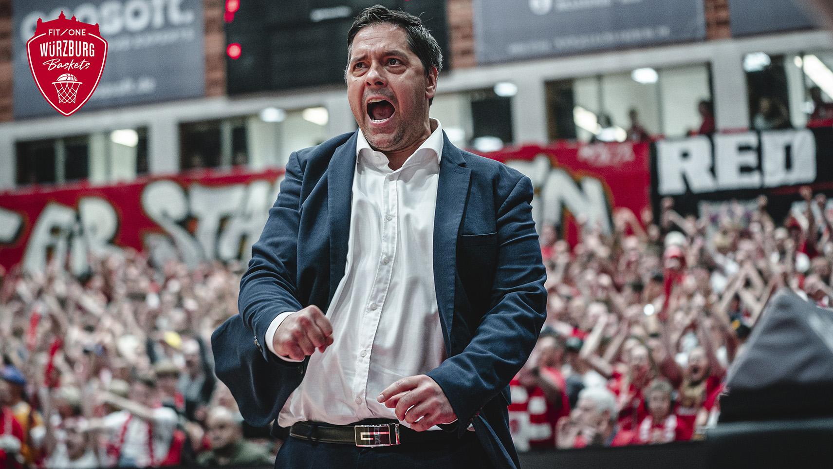 Nach dem Sieg in den Playoffs gegen den amtierenden Meister aus Ulm und dem damit verbundenen Halbfinal-Einzug durfte Würzburg als die größte Überraschung der vergangenen Saison bezeichnet werden. Trotz namhafter Abgänge – allen voran MVP Otis Livingston – haben die Verantwortlichen um Coach Sasa Filipovski bei den FIT/One Würzburg Baskets wieder ein spannendes Team zusammengestellt, das auf drei Hochzeiten tanzen darf: In der Liga, im Pokal und der Basketball Champions League!