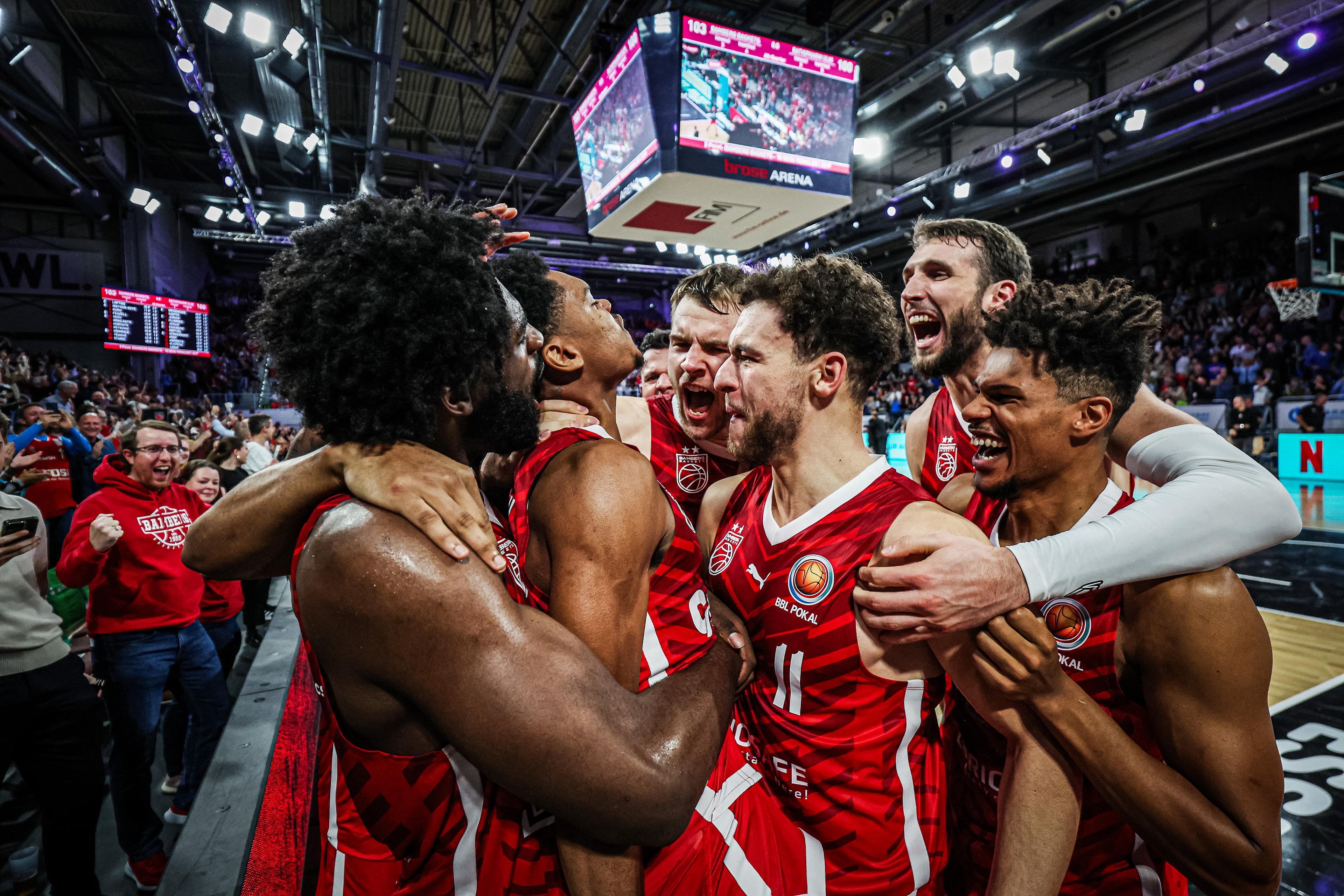 The Round of 16 of the German BBL Cup was highlighted by Ronaldo Segu’s buzzer-beater three-pointer to give Bamberg Baskets a win over ratiopharm ulm. Elsewhere, record champions ALBA BERLIN survived a near upset at HAKRO Merlins Crailsheim and reigning champions FC Bayern Munich beat Telekom Baskets Bonn.