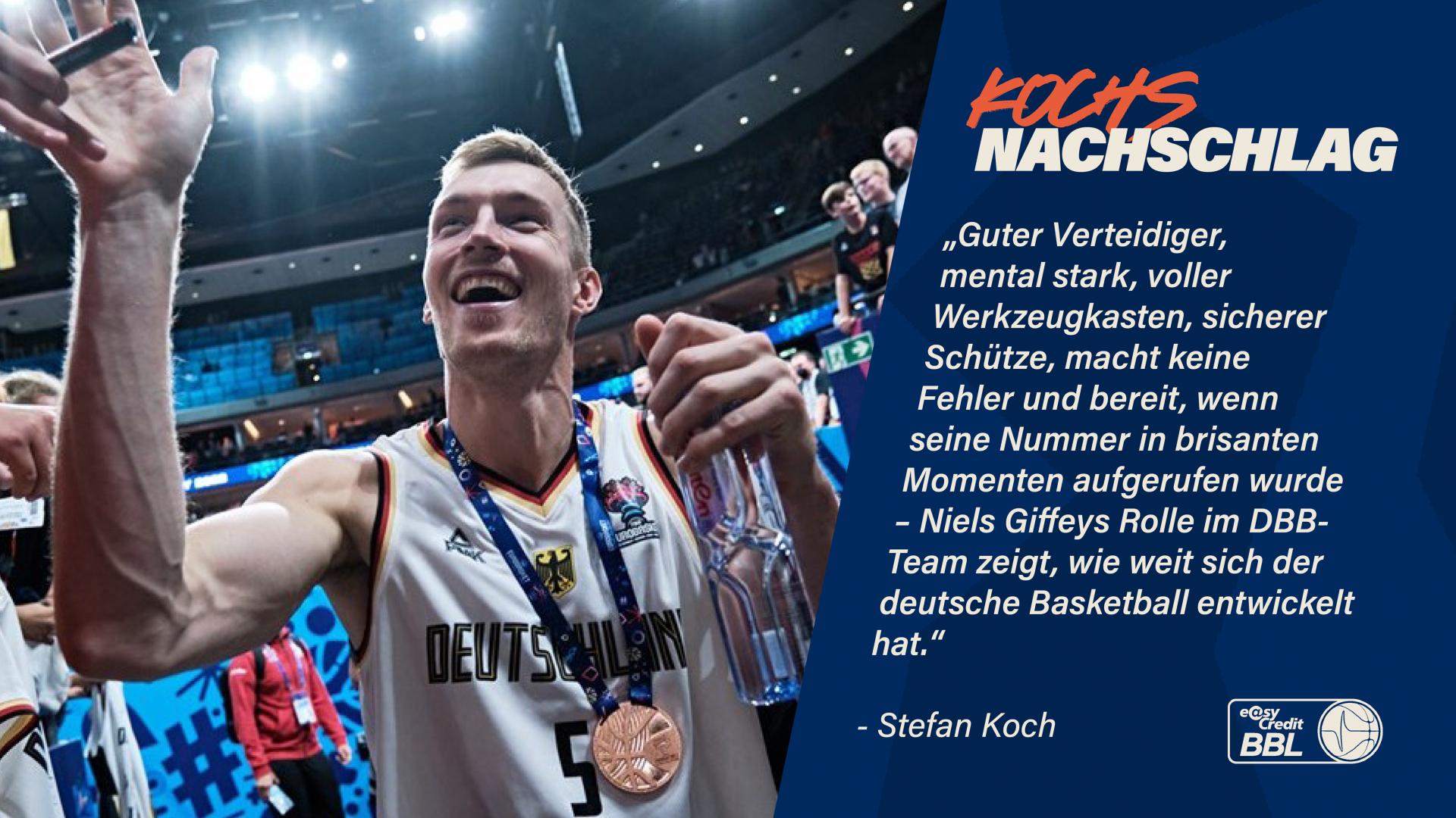 Der Gewinn der Weltmeisterschaft 2023 ist der größte Triumph in der Geschichte des deutschen Basketballs. Mit dem 33-Jährigen Niels Giffey hat jetzt der Senior unter den Titelträgern als erster seinen Rücktritt aus der DBB-Auswahl bekannt gegeben. Mit Dennis Schröder, Maodo Lo, Johannes Thiemann, Johannes Voigtmann und Daniel Theis haben fünf weitere Champions bereits ihren 30. Geburtstag gefeiert, weshalb man nicht ausschließen kann, dass in nächster Zeit vielleicht der eine oder andere Teamkollege Giffeys Beispiel folgen wird. Doch welche Rolle hatte der Forward im Nationaltrikot? Letztendlich stand Niels Giffey nie im Scheinwerferlicht, war aber immer ein verlässlicher Faktor. So auch beim Titelgewinn in Südostasien, bei dem er in sieben Partien im Schnitt zehn Minuten auf dem Parkett stand.