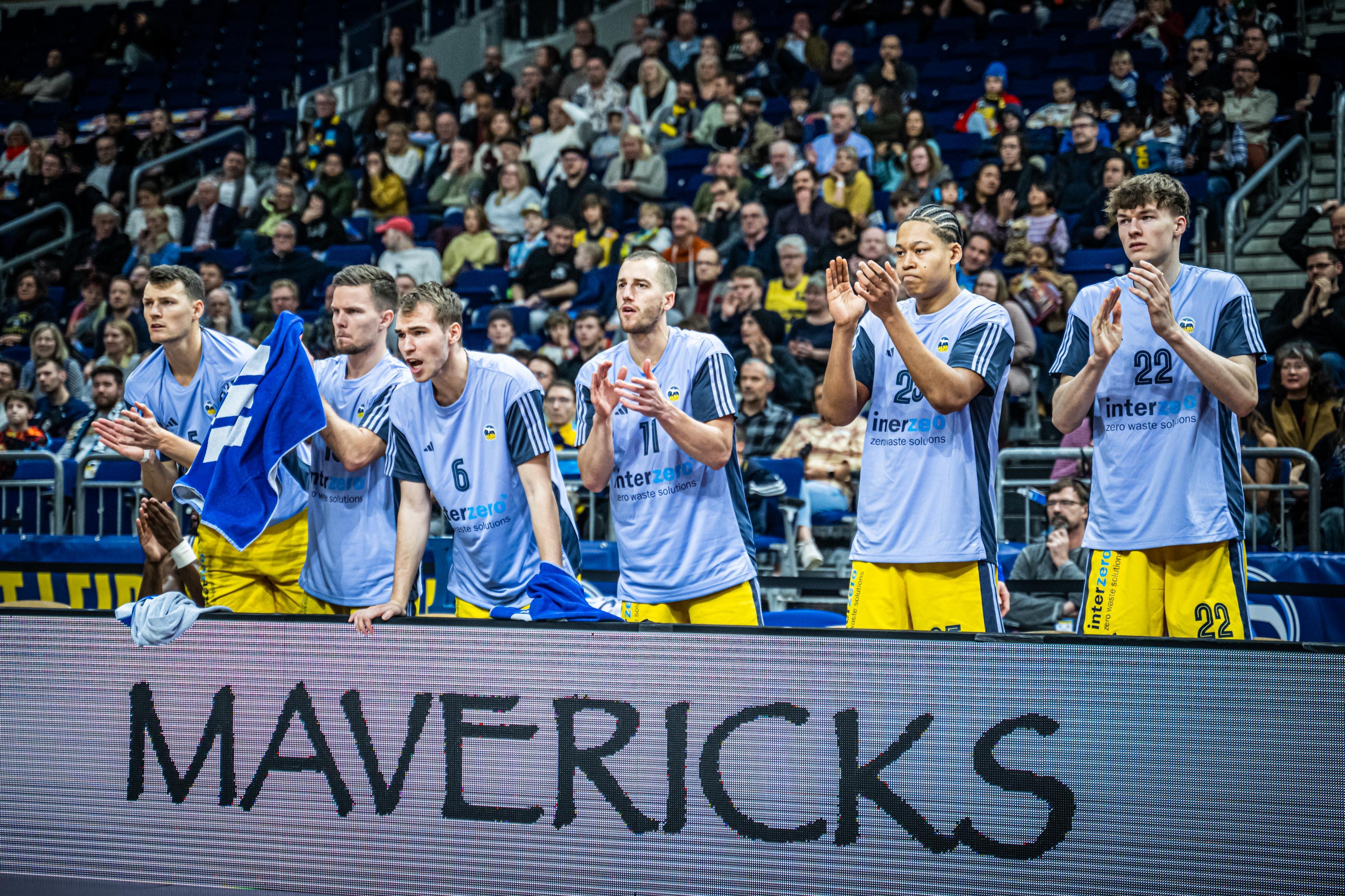 ALBA BERLIN setzt mit seinem Euroleague-Gastspiel in Monaco am Freitag den Schlusspunkt unter die Europapokalwoche. Die Berliner, die am Dienstag in Bologna noch einen Overtime-Krimi absolvierten, müssen anschließend schon am Sonntag beim Pokalspiel in Bamberg Farbe bekennen.