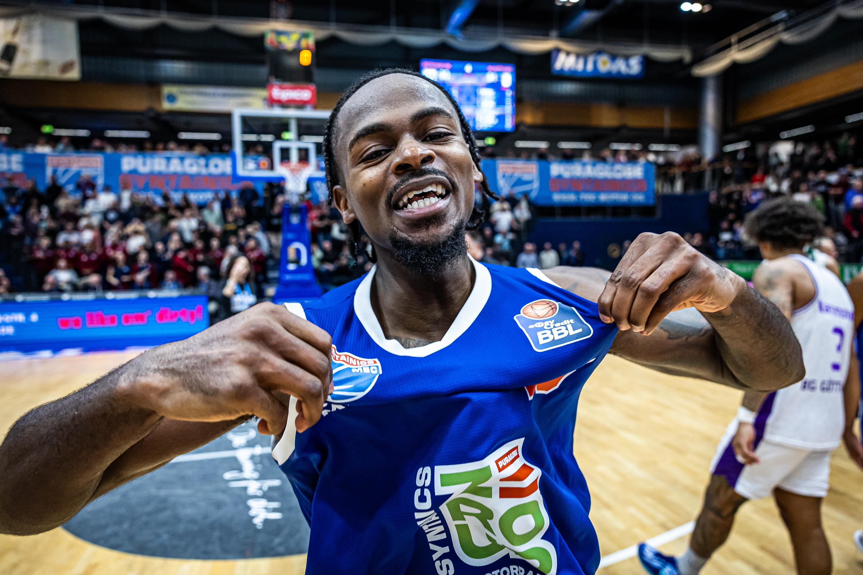 What a week of thrillers in the easyCredit BBL. Ty Brewer threw down a dunk at the buzzer to give SYNTAINICS MBC a win over BG Göttingen and their new coach Mikko Riipinen. ROSTOCK SEAWOLVES rallied for two incredible comebacks before getting a double overtime victory over EWE Baskets Oldenburg. Oh, and Basketball Löwen Braunschweig remained the hottest team in the league and are second after beating ratiopharm ulm.