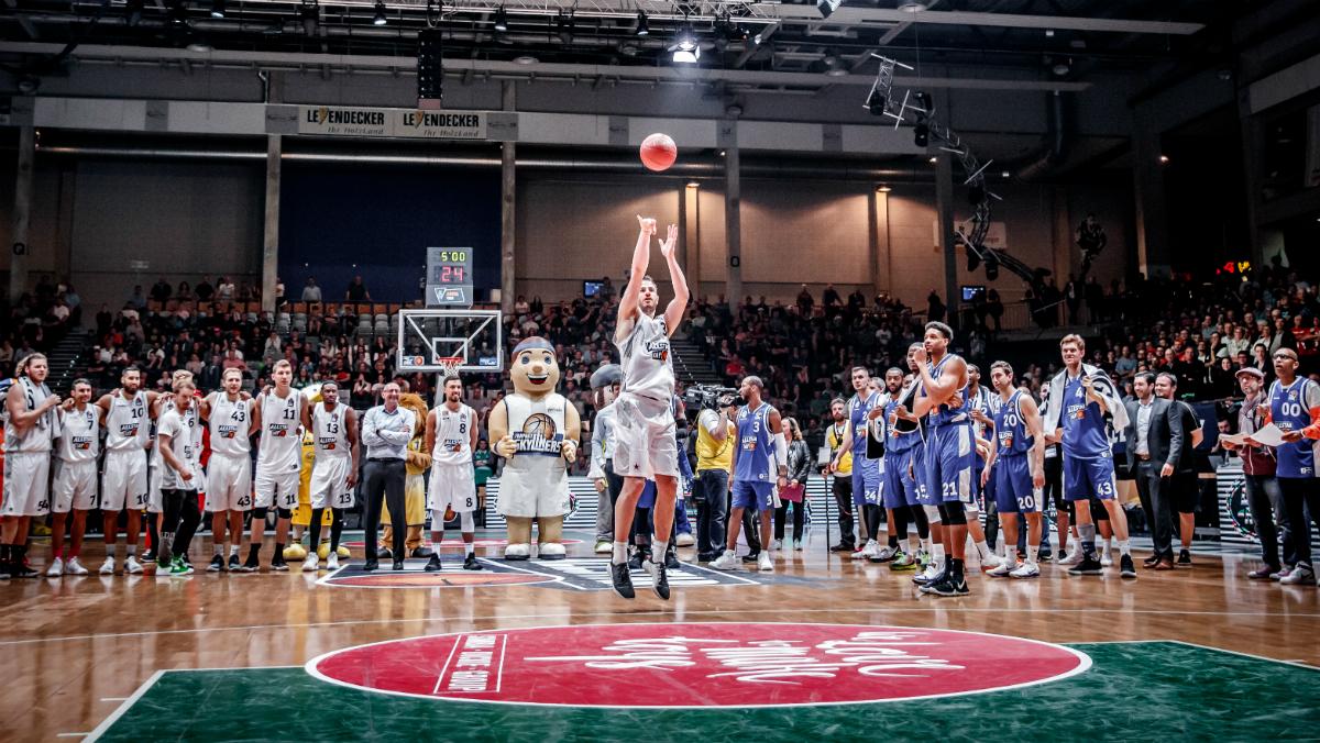 Tyrese Rice was magical in Brose Bamberg’s thrilling overtime win at RASTA Vechta in the week’s biggest game. The weekend saw Team National win the ALLSTAR Game while Thorsten Leibenath will step down at season’s end as ratiopharm ulm head coach.