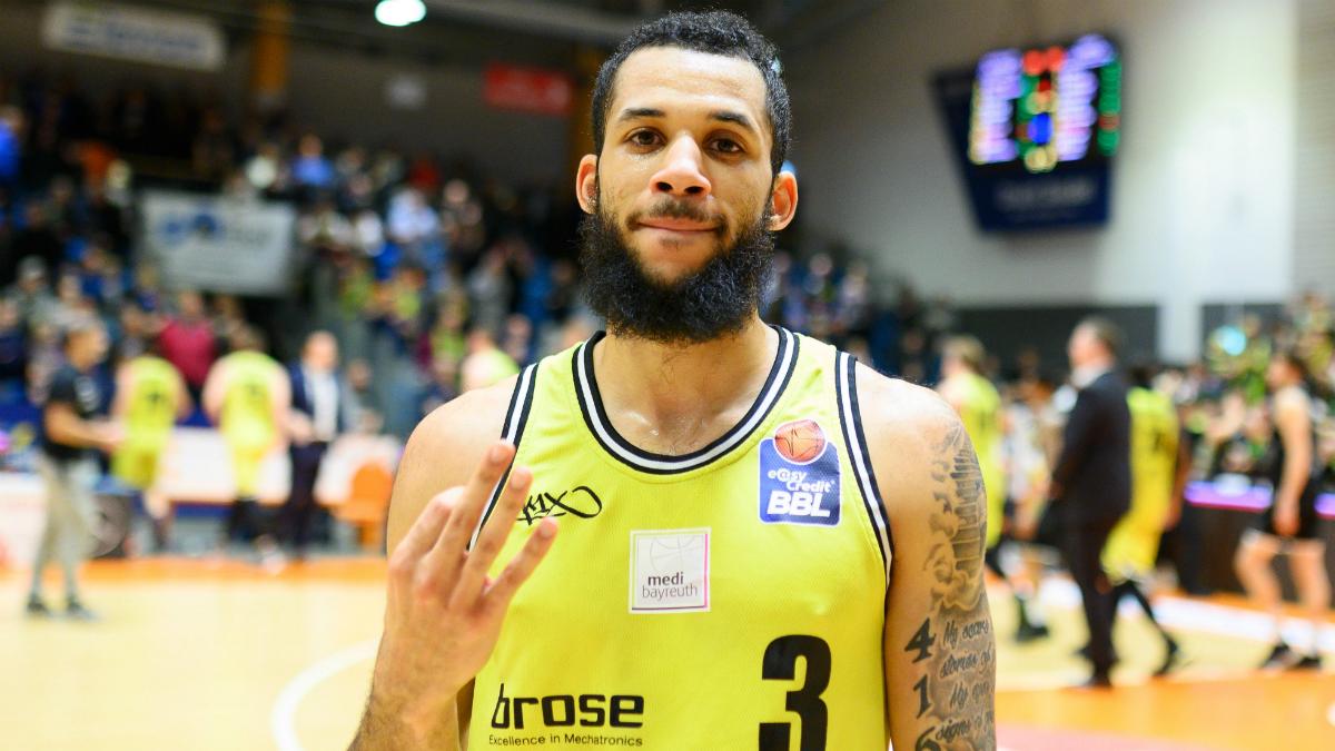 RASTA Vechta picked up a strong road victory by winning at Basketball Löwen Braunschweig while ALBA BERLIN won a big away game as well at GIESSEN 46ers. Kassius Robertson meanwhile went off for an easyCredit BBL season-high 39 points for medi bayreuth. And in Germany national team news, Henrik Rödl’s team was drawn into a winnable group for the FIBA Basketball World Cup 2019.