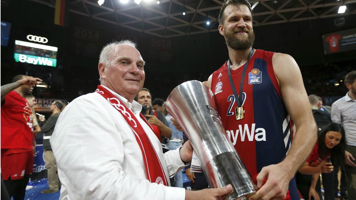 FC Bayern Munich have won back-to-back easyCredit BBL titles as they swept ALBA BERLIN 3-0 with two wins this week. There was plenty of news off the court as Brose Bamberg named Roel Moors as their new head coach, Gerry Blakes will be a replacement for the departing Frantz Massenat at EWE Baskets Oldenburg and FRAPORT SKYLINERS lock up another young talent long-term with Richard Freudenberg’s contract extension.